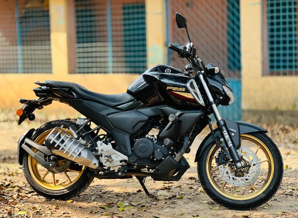 Yamaha FZs Fi Deluxe